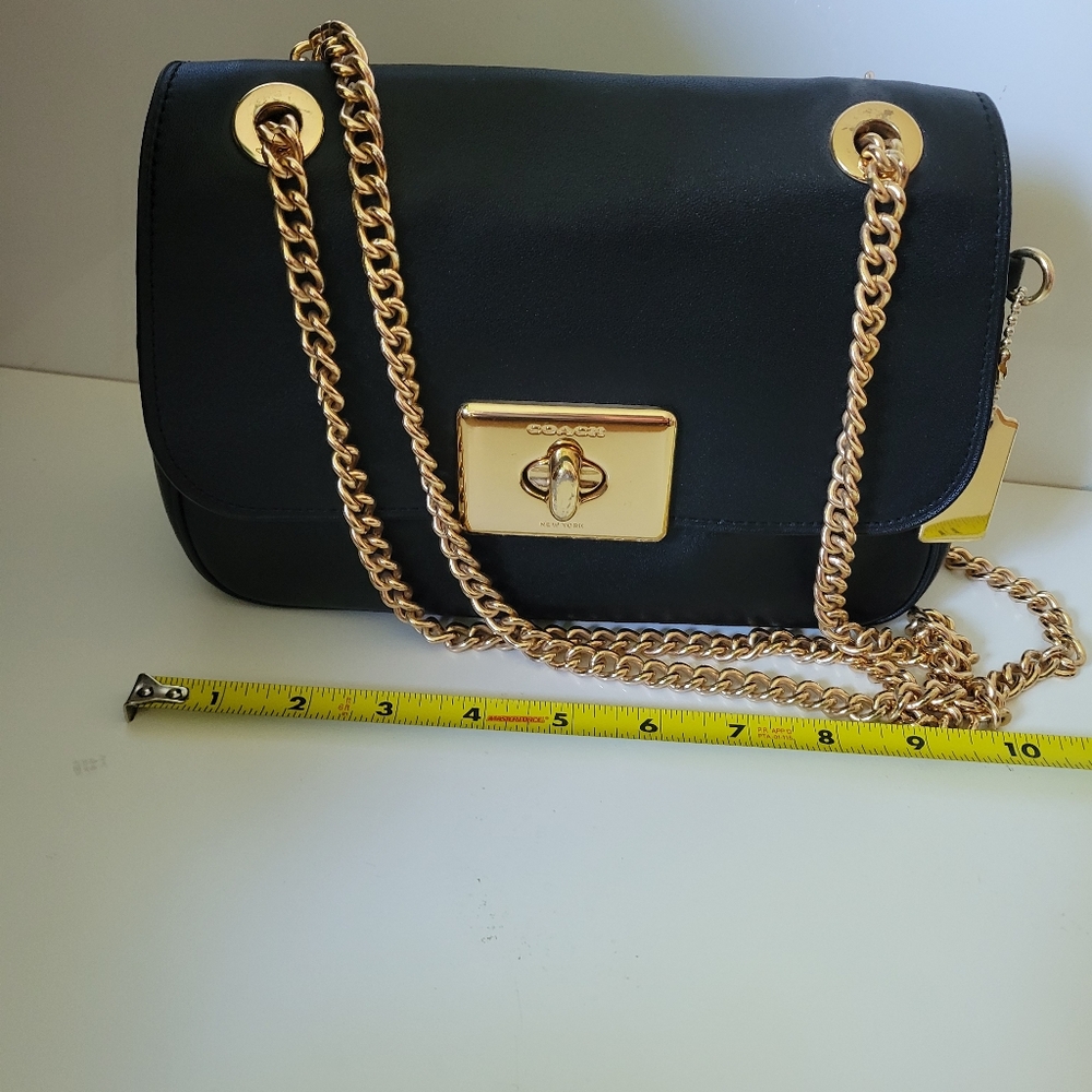 Coach Elegant Black Chain Shoulder Bag